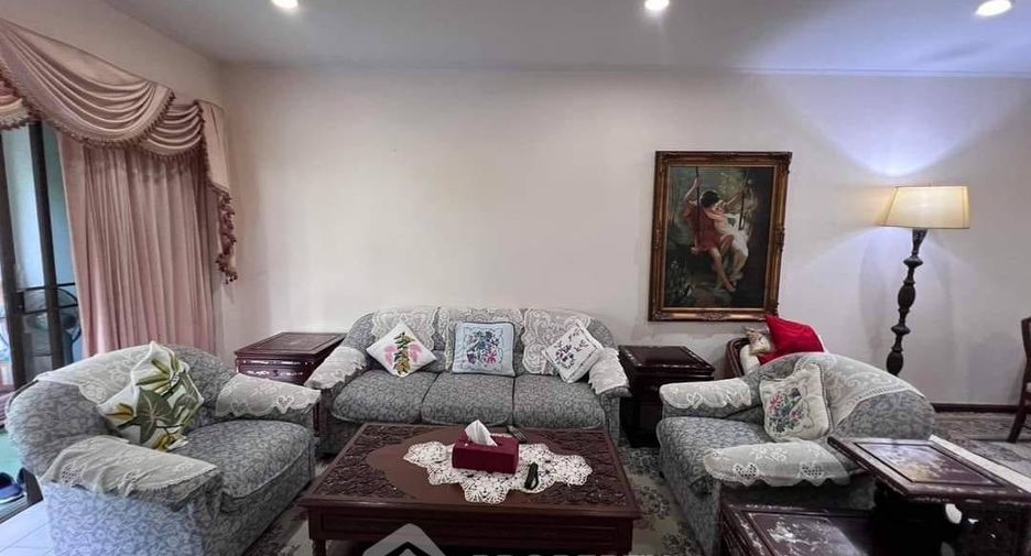 Casa adosada en venta de 3 habitaciones en Sattahip, Chonburi