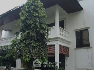 For sale 3 ベッドルーム townhouse in Na Jomtien, Pattaya