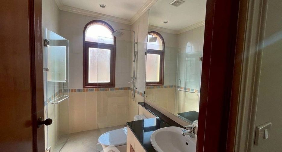 For sale 4 bedrooms house in Bang Khun Thian, Bangkok