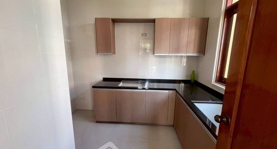 For sale 4 bedrooms house in Bang Khun Thian, Bangkok