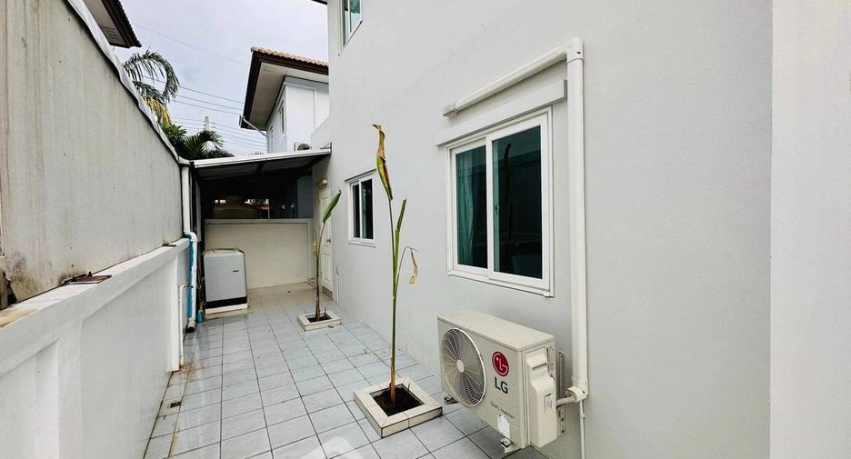 For sale 3 bedrooms house in East Pattaya, Pattaya