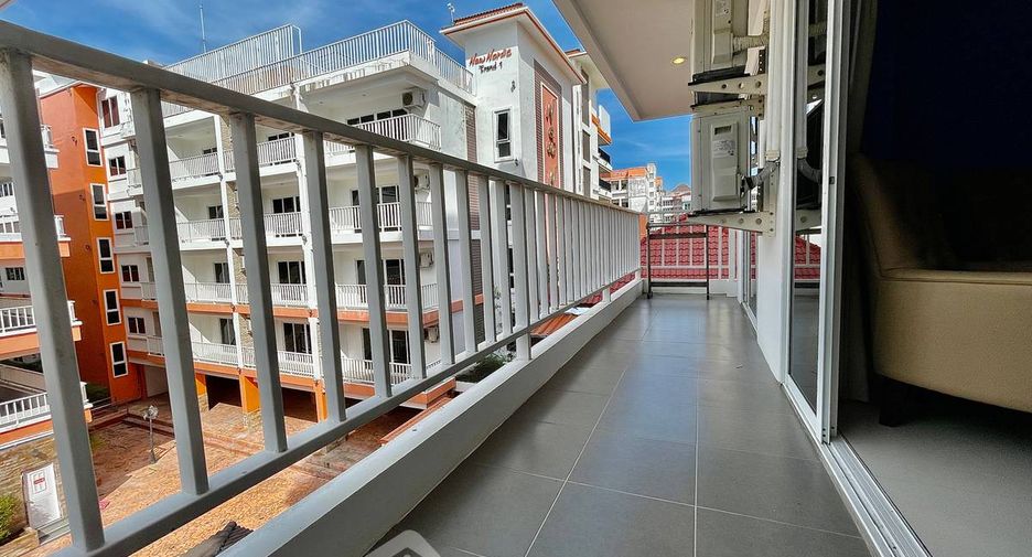 For sale 2 bedrooms apartment in Pratumnak, Pattaya