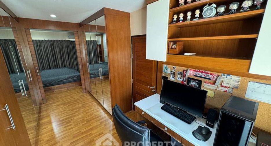 For sale 3 bedrooms townhouse in Bueng Kum, Bangkok