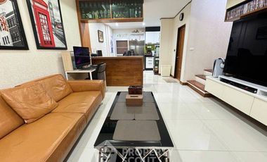 À vendre 3 chambres maison de ville à Bueng Kum, Bangkok