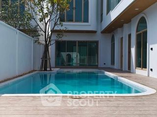 Villa en venta de 5 habitaciones en Bang Lamung, Chonburi