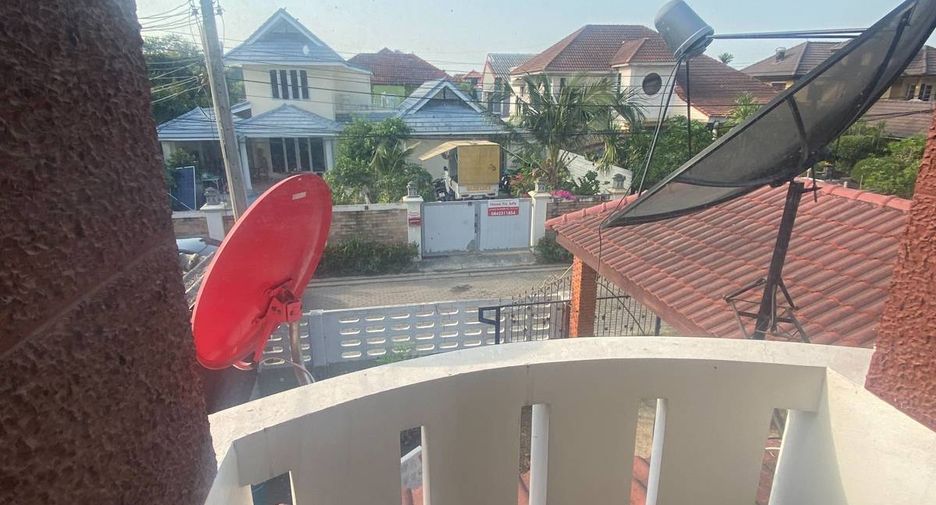 For sale 3 bedrooms condo in East Pattaya, Pattaya
