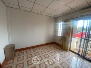 For sale 3 bedrooms condo in Bang Lamung, Chonburi