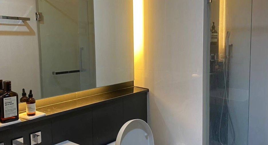 For sale 1 bed condo in Huai Khwang, Bangkok