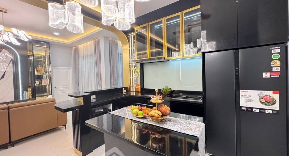 For sale 4 bedrooms villa in East Pattaya, Pattaya
