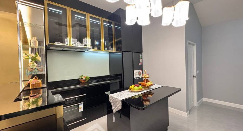 For sale 4 bedrooms villa in East Pattaya, Pattaya