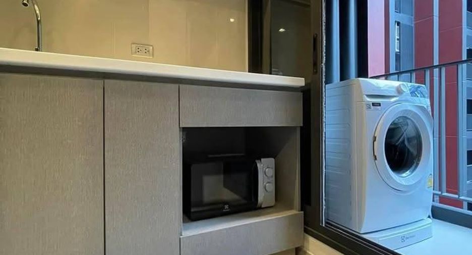 For sale 1 bed condo in Huai Khwang, Bangkok