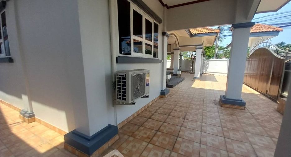For sale 3 bedrooms house in East Pattaya, Pattaya
