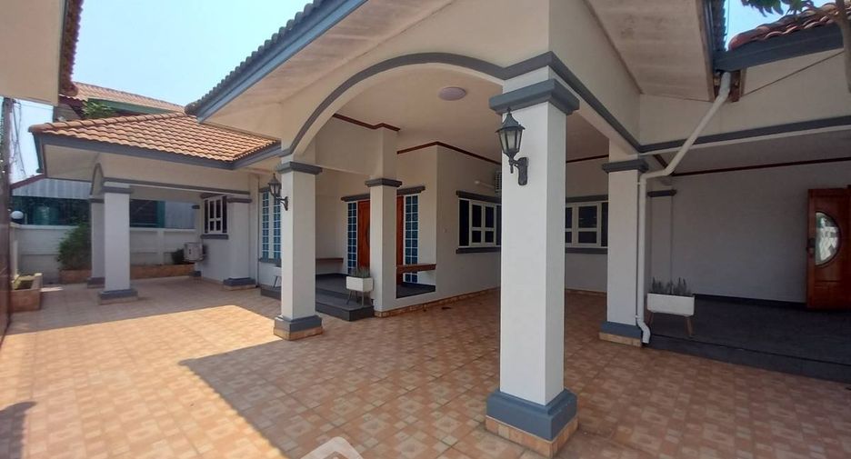 For sale 3 bedrooms house in East Pattaya, Pattaya