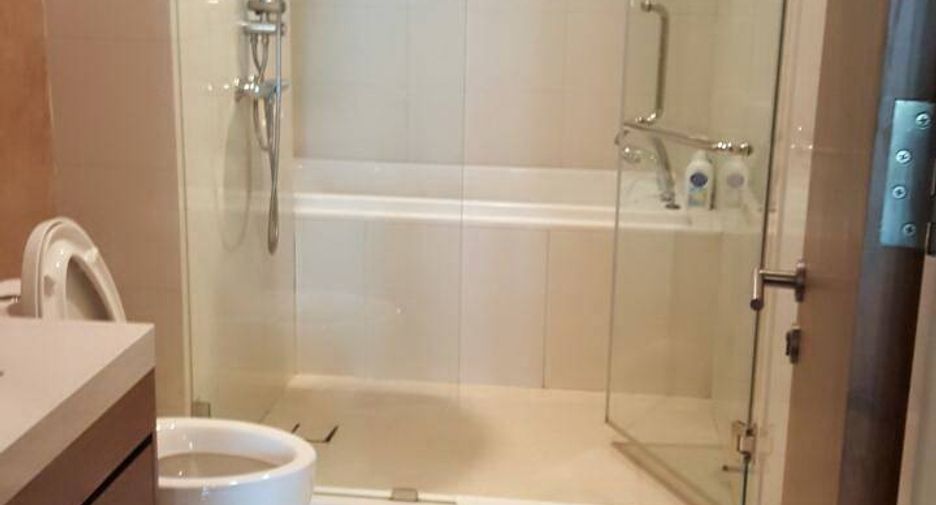 For rent and for sale 1 bed condo in Khlong Toei, Bangkok