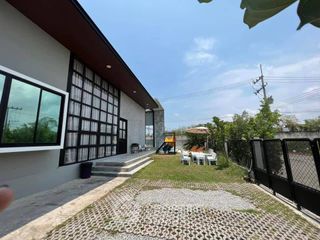 À louer et à vendre 3 chambres villa à Bang Lamung, Chonburi