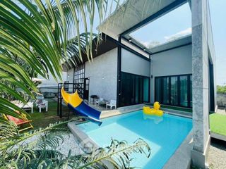 À louer et à vendre 3 chambres villa à Bang Lamung, Chonburi
