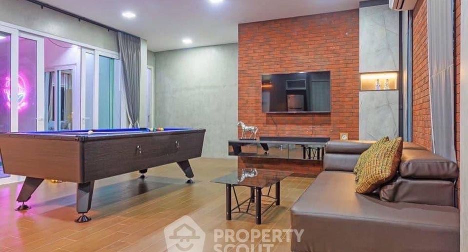 À vendre 5 chambres villa à Sattahip, Chonburi