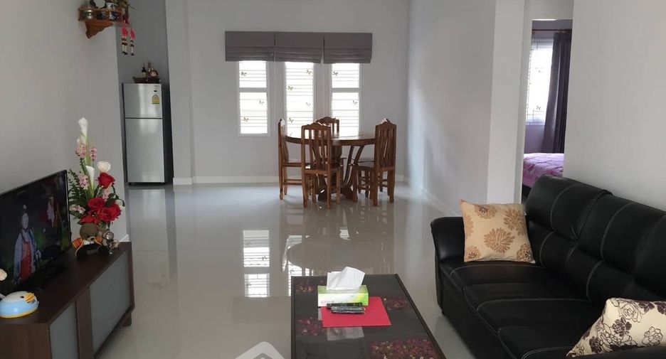 For sale 3 bedrooms townhouse in Bang Lamung, Chonburi