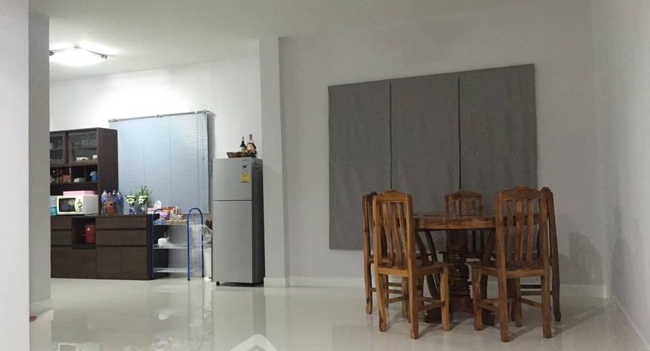 For sale 3 bedrooms townhouse in Bang Lamung, Chonburi