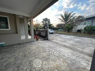 For sale 3 bedrooms townhouse in Bang Lamung, Chonburi