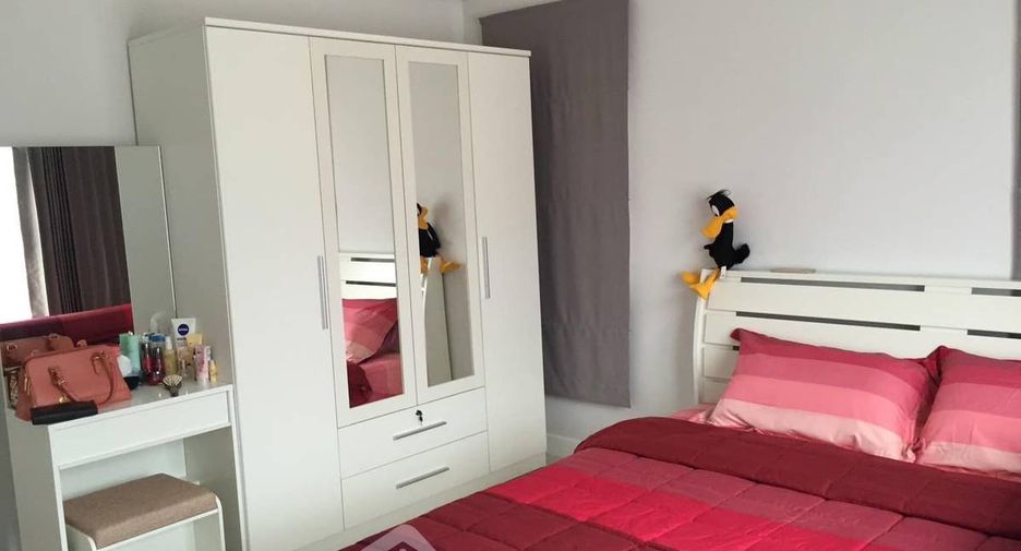 For sale 3 bedrooms townhouse in Bang Lamung, Chonburi