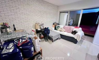 À vendre 1 chambre condo à Huai Khwang, Bangkok