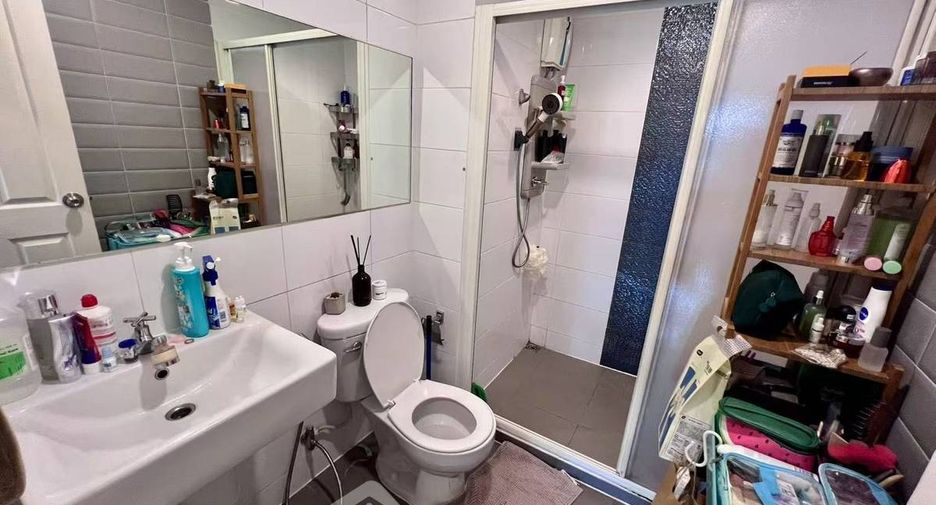 For sale 1 bed condo in Huai Khwang, Bangkok