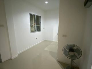 À vendre 4 chambres maison de ville à Bang Lamung, Chonburi