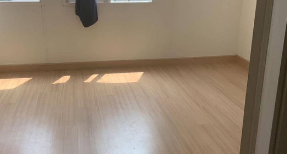 Casa adosada en venta de 4 habitaciones en Don Mueang, Bangkok
