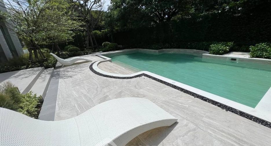 For sale 4 bedrooms house in Lat Krabang, Bangkok