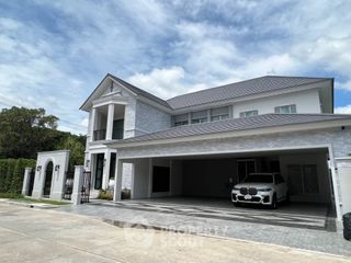 For sale 4 bedrooms house in Lat Krabang, Bangkok