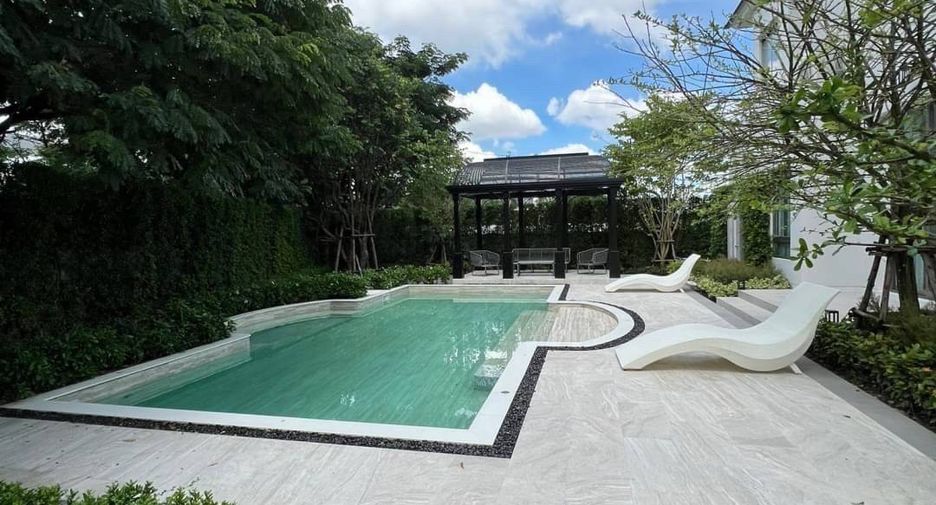 For sale 4 bedrooms house in Lat Krabang, Bangkok
