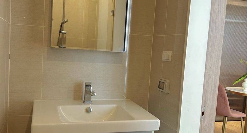 For sale 1 bed condo in Khlong Toei, Bangkok