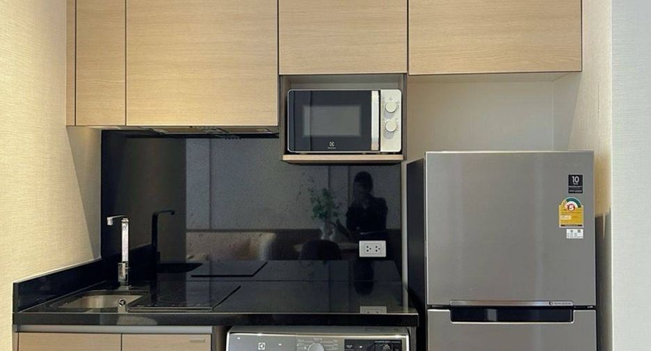 For sale 1 bed condo in Khlong Toei, Bangkok