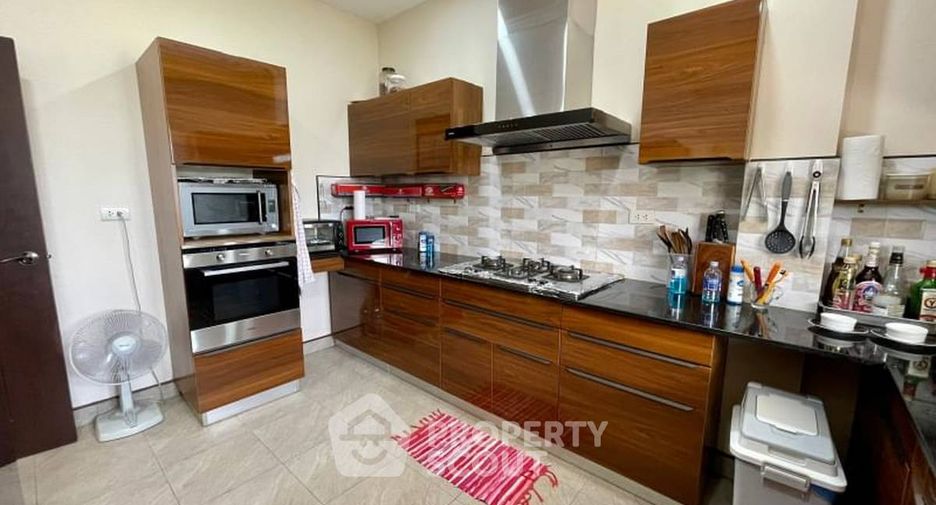 For sale 2 bedrooms house in East Pattaya, Pattaya