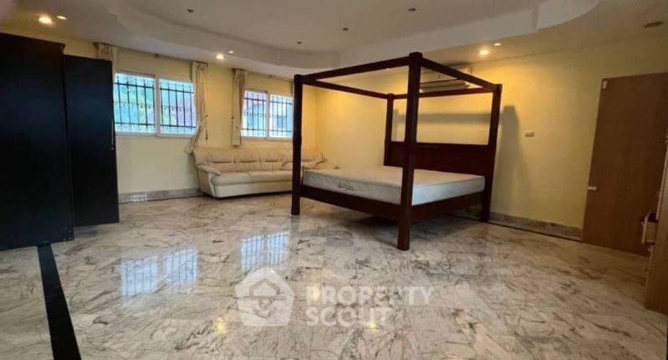 À vendre 3 chambres maison à Huay Yai, Pattaya