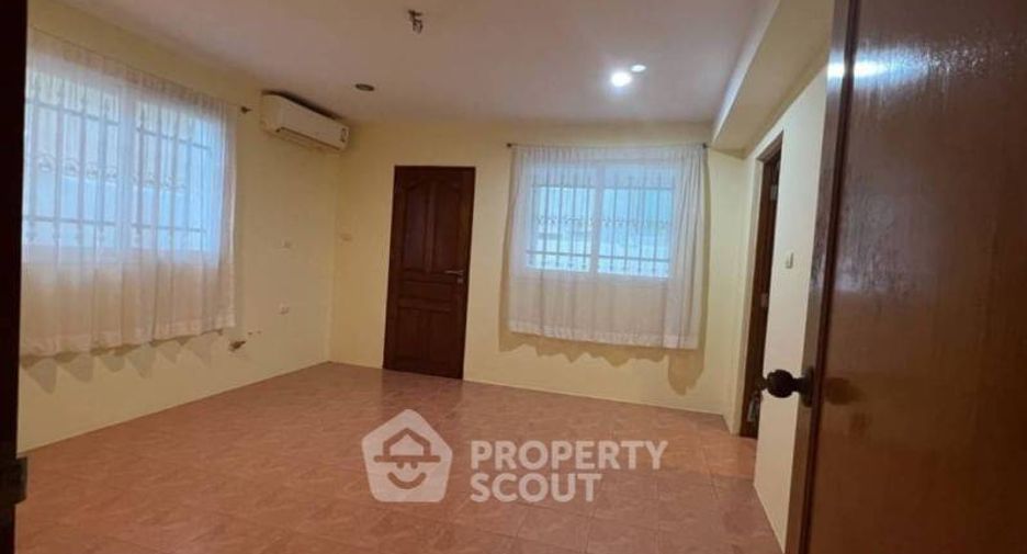 À vendre 3 chambres maison à Huay Yai, Pattaya