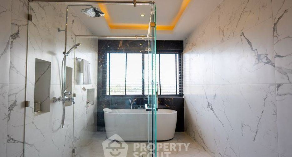For sale 5 bedrooms villa in Jomtien, Pattaya