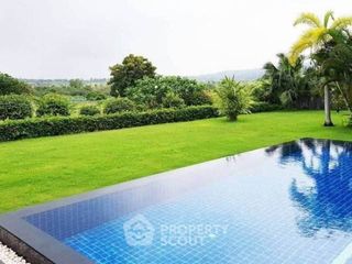 Продажа 4 спальни дом в Na Jomtien, Паттайя