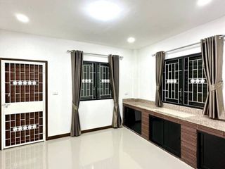À vendre 4 chambres villa à Bang Lamung, Chonburi