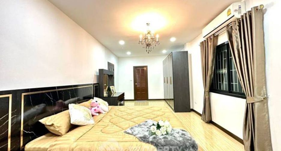 Продажа 4 спальни вилла в Йомтиен, Паттайя