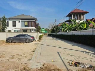 Haus zum Kauf mit 1 Zimmer in Bang Lamung, Chonburi