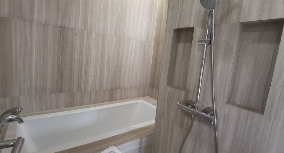 For sale 2 bedrooms condo in Pathum Wan, Bangkok