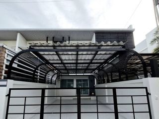 Casa adosada en venta de 2 habitaciones en Bang Lamung, Chonburi