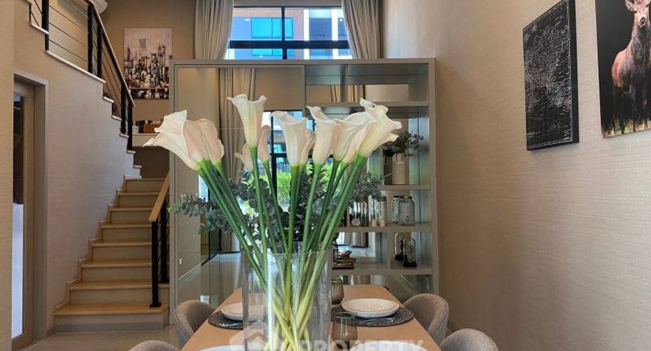 Casa adosada en venta de 3 habitaciones en Suan Luang, Bangkok