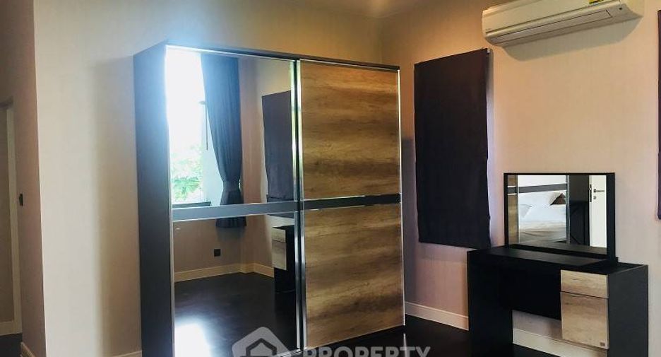 For sale 3 bedrooms house in Bang Kapi, Bangkok