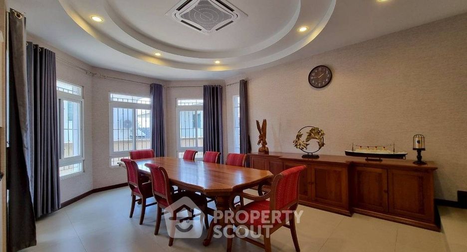 Casa en alquiler y en venta de 5 habitaciones en East Pattaya, Pattaya