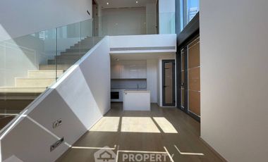 Condo en venta de 2 habitaciones en Khlong Toei, Bangkok