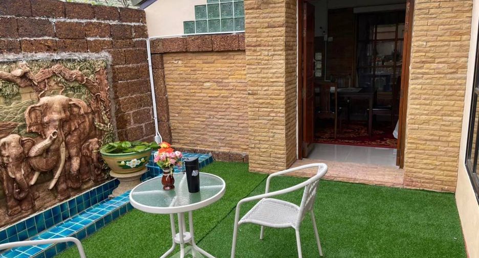 Villa zur Miete und zum Kauf mit 5 Zimmer in Bang Lamung, Chonburi