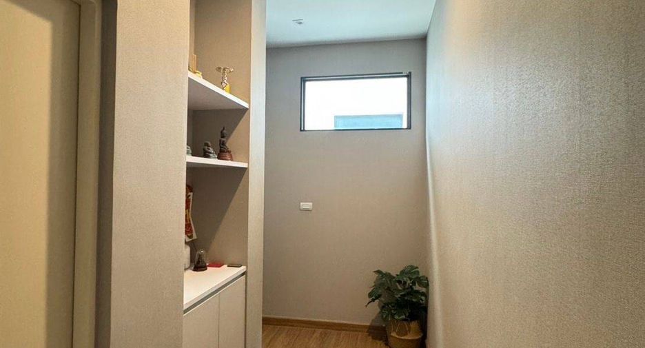 For rent 3 bedrooms townhouse in Bueng Kum, Bangkok